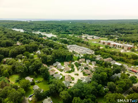 View/Area - 4 Clarks Ln #4, Niantic, CT 06357 photo 3 of 5