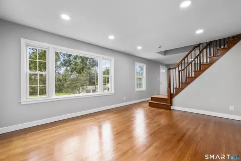 Living - 14 Ingleside Dr, Hamden, CT 06514 photo 4 of 8