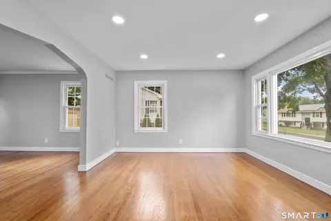 Living - 14 Ingleside Dr, Hamden, CT 06514 photo 2 of 8