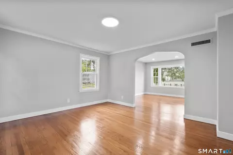 Living - 14 Ingleside Dr, Hamden, CT 06514 photo 7 of 8