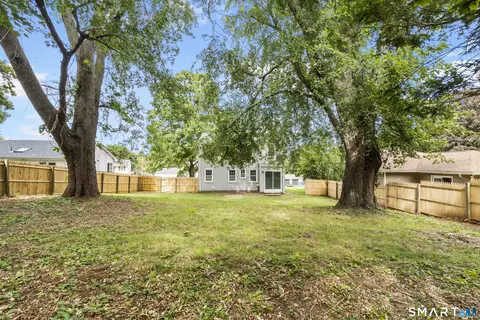Exterior - 14 Ingleside Dr, Hamden, CT 06514 photo 4 of 4