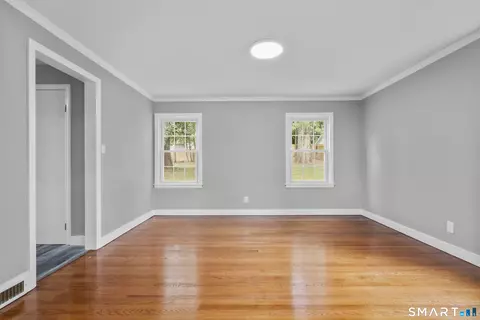 Living - 14 Ingleside Dr, Hamden, CT 06514 photo 6 of 8