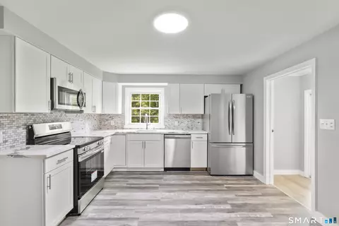 Kitchen - 14 Ingleside Dr, Hamden, CT 06514 photo 3 of 4