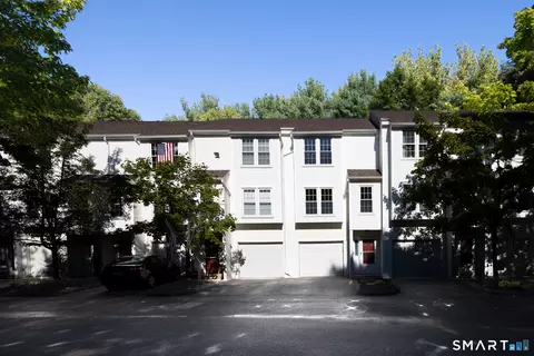 380 Hitchcock Rd #218, Waterbury, CT 06705