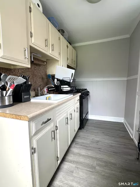 76-78 Oak St, Windsor Locks, CT 06096 photo 4
