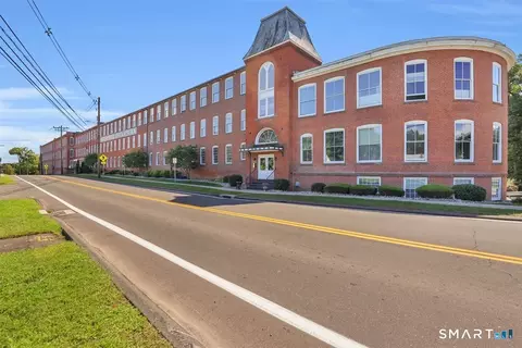 10 Main St #211, Berlin, CT 06037