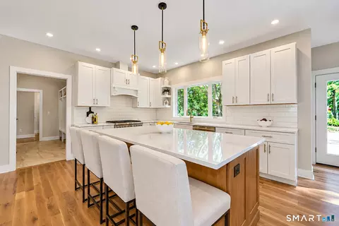Kitchen - 24 Warde Ter, Fairfield, CT 06825 photo 2 of 2