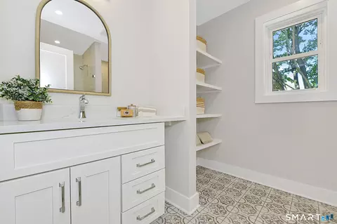 Bath - 24 Warde Ter, Fairfield, CT 06825 photo 5 of 8