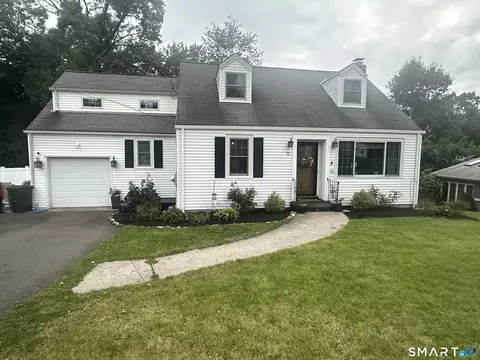 32 Hilltop Ter, North Haven, CT 06473