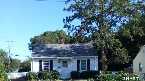 4 Canterbury St, East Hartford, CT 06118