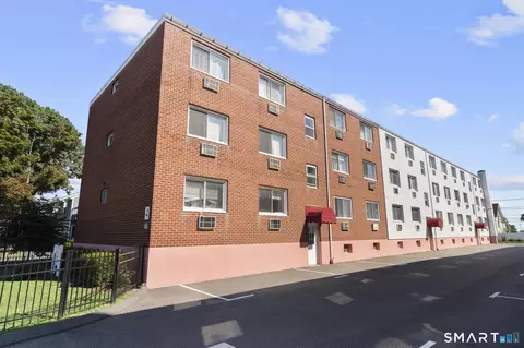 4 Van Zant St #B18, Norwalk, CT 06855