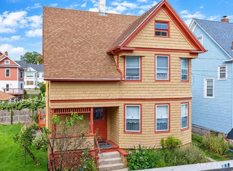 17 Borodell Pl, New London, CT 06320