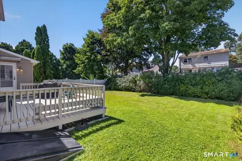 Exterior - 147 Daniel Rd, Hamden, CT 06517 photo 4 of 4