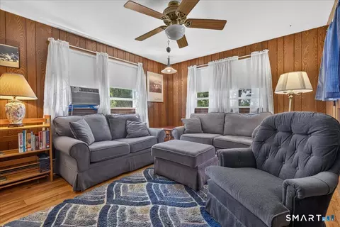 Living - 147 Daniel Rd, Hamden, CT 06517 photo 4 of 5