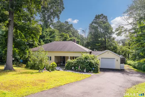 7 Old Hickory Ln, Branford, CT 06405
