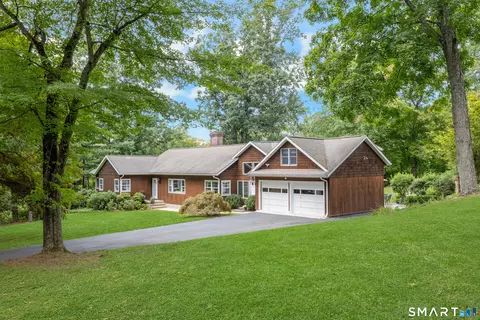 231 Skymeadow Dr, Stamford, CT 06903