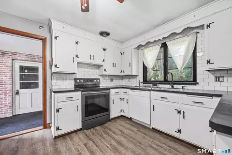 Kitchen - 155 Frederick St, Torrington, CT 06790 photo 4 of 6
