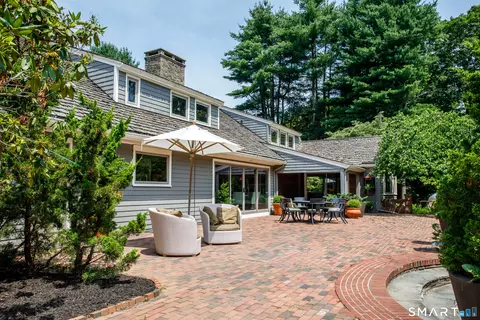 Exterior - 12 Gulliver Cir, Norwich, CT 06360 photo 3 of 9