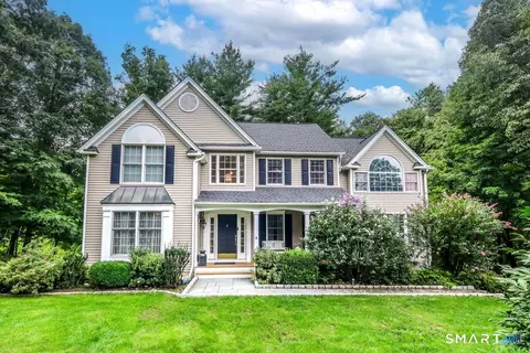 26 Bayberry Ln, New Milford, CT 06776