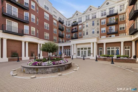 85 Memorial Rd #411, West Hartford, CT 06107