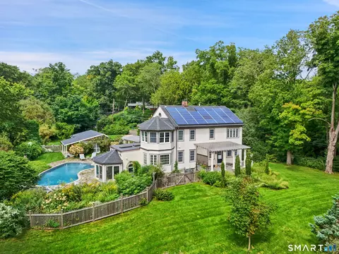 58 Skymeadow Dr, Stamford, CT 06903