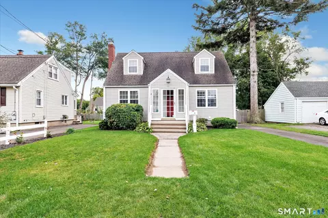 111 Mercer St, Stratford, CT 06614