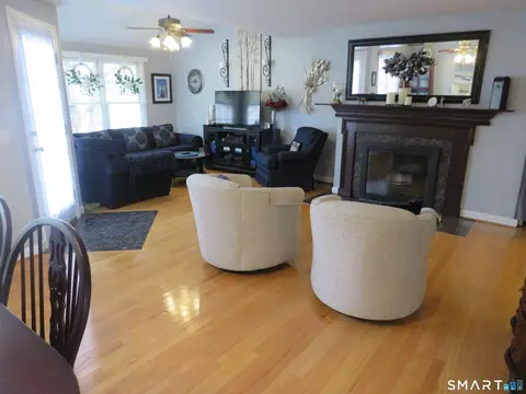 Living - 32 Pickering Ln #32, Wethersfield, CT 06109 photo 1 of 3