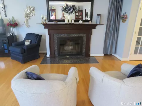 Living - 32 Pickering Ln #32, Wethersfield, CT 06109 photo 3 of 3