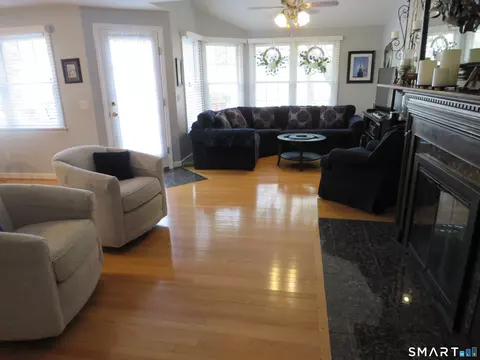 Living - 32 Pickering Ln #32, Wethersfield, CT 06109 photo 2 of 3
