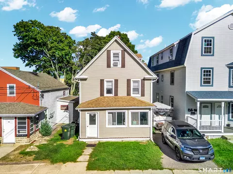 28 Ocean Ave, New London, CT 06320