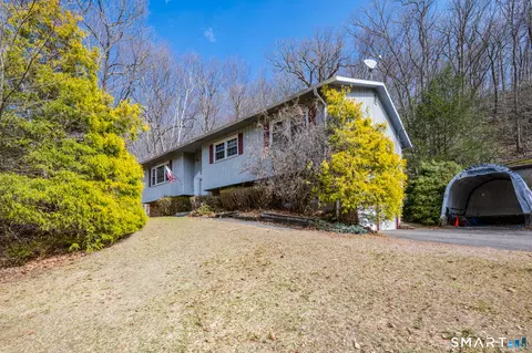 40 Little Bear Hill Rd, New Milford, CT 06776