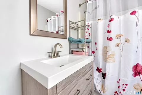 Bath - 8-10 Perkins St, Plainfield, CT 06374 photo 1 of 1