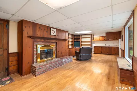 Living - 281 Rye St, Broad Brook, CT 06016 photo 6 of 7