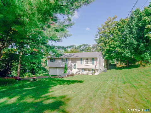 Exterior - 7 Rodline Rd, Danbury, CT 06811 photo 2 of 10
