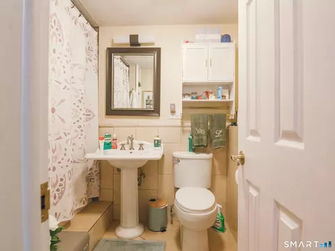 Bath - 7 Rodline Rd, Danbury, CT 06811 photo 3 of 3
