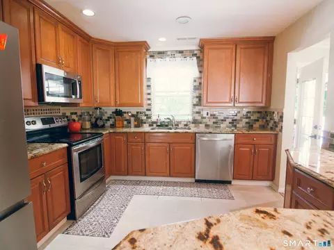 Kitchen - 7 Rodline Rd, Danbury, CT 06811 photo 2 of 3