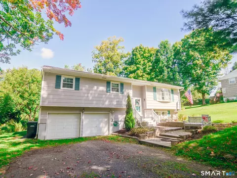 Exterior - 7 Rodline Rd, Danbury, CT 06811 photo 3 of 10
