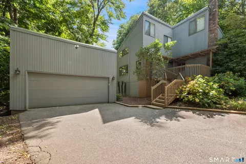 48 Russett Dr, Guilford, CT 06437