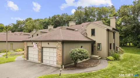 47 Far View Cmns #47, Southbury, CT 06488