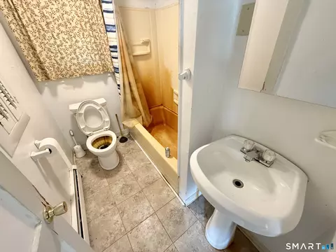 Bath - 28 Lovers Ln, Windham, CT 06280 photo 1 of 2