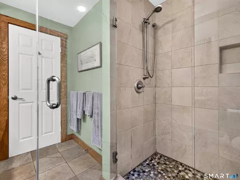 Bath - 3 Marian Ln, Clinton, CT 06413 photo 4 of 4
