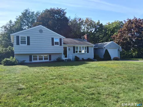 18 Papa Ln, North Haven, CT 06473