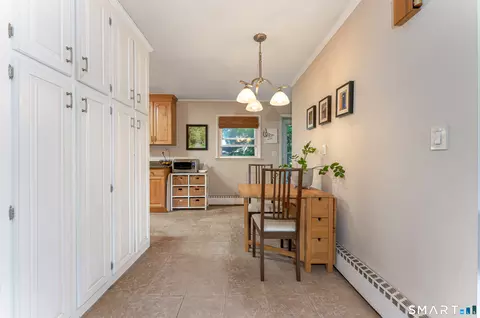 Entry Way - 120 Crystal St, Wethersfield, CT 06109 photo 2 of 2