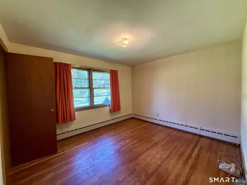 Bedroom - 347 Fairlea Rd, Orange, CT 06477 photo 3 of 8