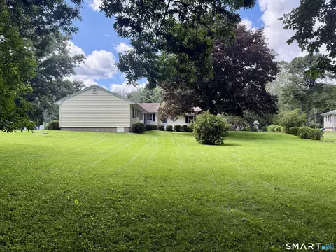 Exterior - 347 Fairlea Rd, Orange, CT 06477 photo 8 of 8