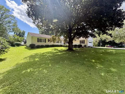Exterior - 347 Fairlea Rd, Orange, CT 06477 photo 7 of 8