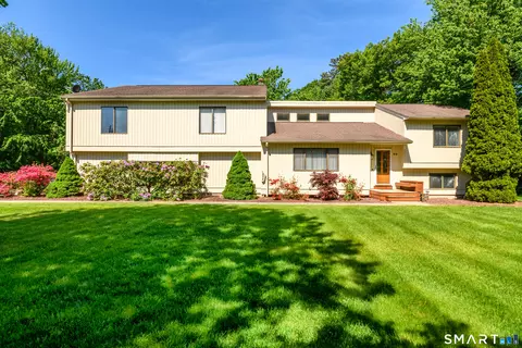 90 Bell St, Manchester, CT 06040