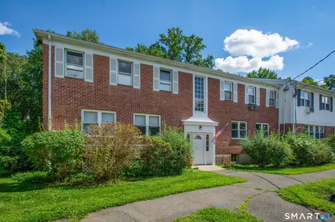 104 Abner Ct #A, Bridgeport, CT 06606