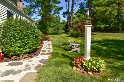 Exterior - 331 Tunxis Ave, Bloomfield, CT 06002 photo 7 of 8