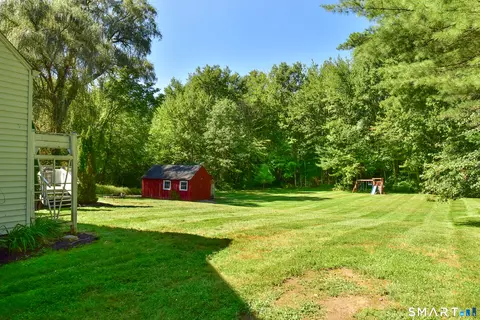 Exterior - 331 Tunxis Ave, Bloomfield, CT 06002 photo 5 of 8
